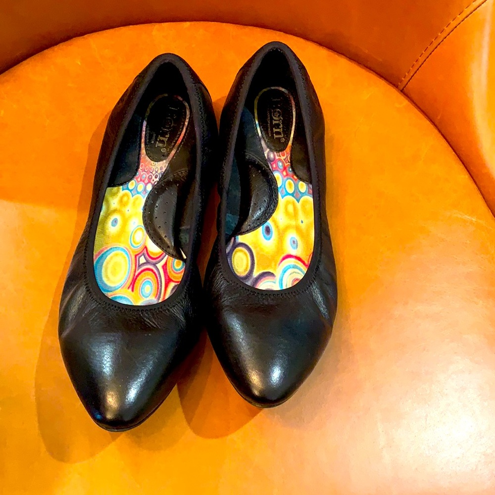 Born Juliane Flats